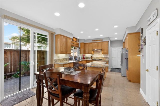 124 Blue Bonnet Ct, Roseville, CA 95661