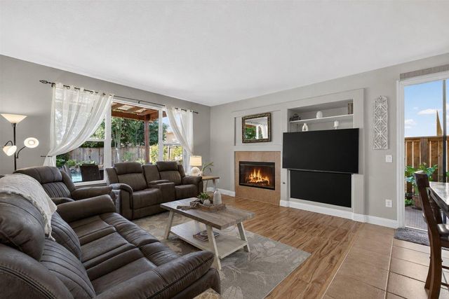 124 Blue Bonnet Ct, Roseville, CA 95661
