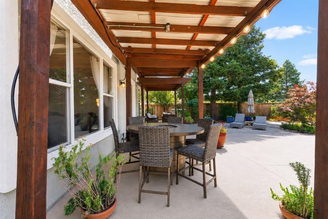 124 Blue Bonnet Ct, Roseville, CA 95661
