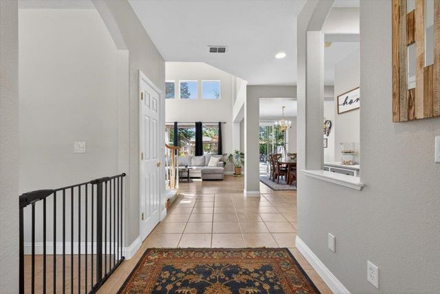 124 Blue Bonnet Ct, Roseville, CA 95661
