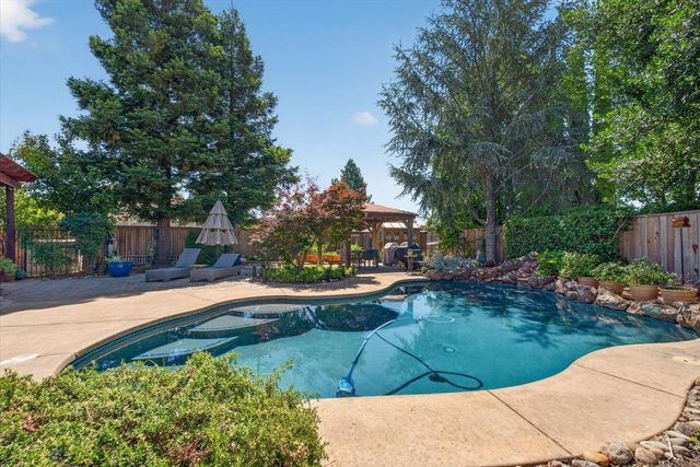 124 Blue Bonnet Ct, Roseville, CA 95661
