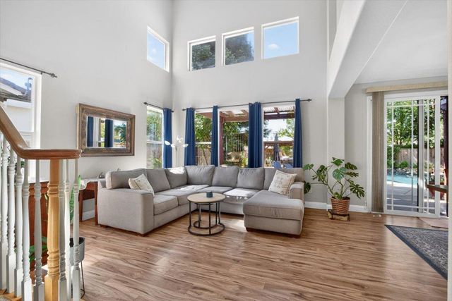 124 Blue Bonnet Ct, Roseville, CA 95661