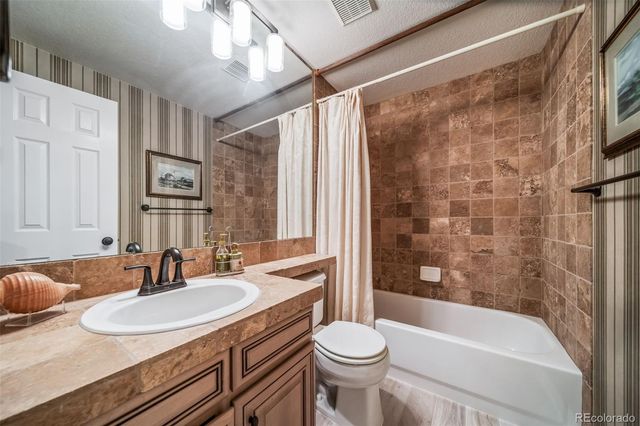 19676 E Pinewood Drive, Aurora, CO 80016