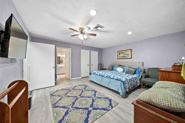 6122 Gallant Forest Drive, Houston, TX 77088