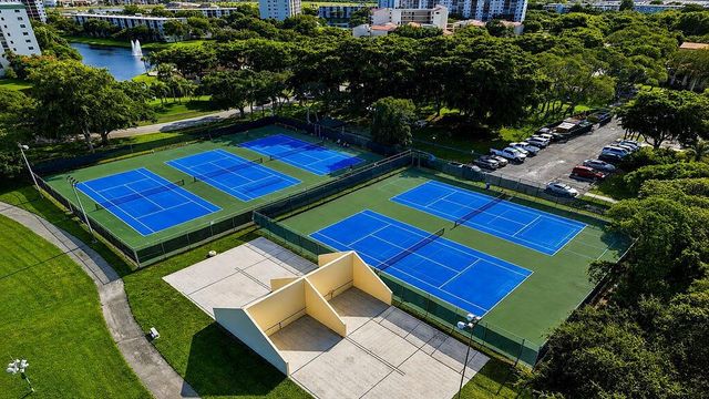 2322 S Cypress Bend Drive 311, Pompano Beach, FL 33069