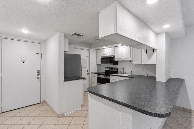 2322 S Cypress Bend Drive 311, Pompano Beach, FL 33069