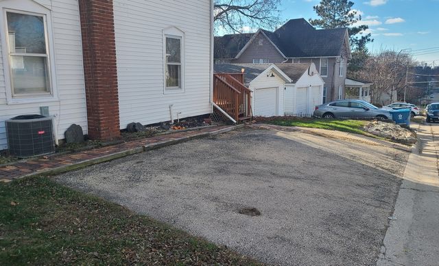 603 S Dixon Avenue, Dixon, IL 61021