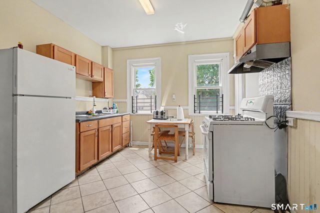 137 Sherwood Avenue, Bridgeport, CT 06605