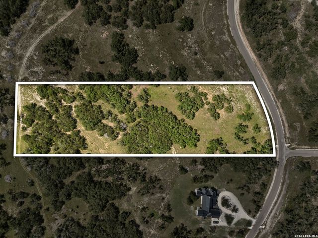 618 WINDMILL RIDGE DR, Blanco, TX 78606