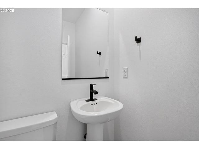 2327 Ash St, Woodland, WA 98674