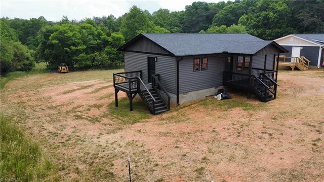 2093 Cook School Road, Pilot Mountain, NC 27041
