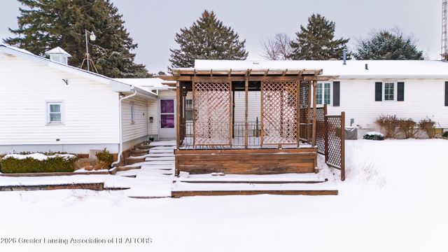 8259 N Meridian Road, Elsie, MI 48831