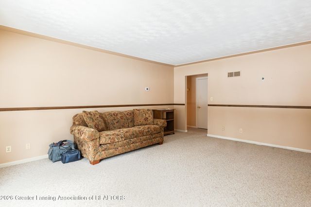 8259 N Meridian Road, Elsie, MI 48831