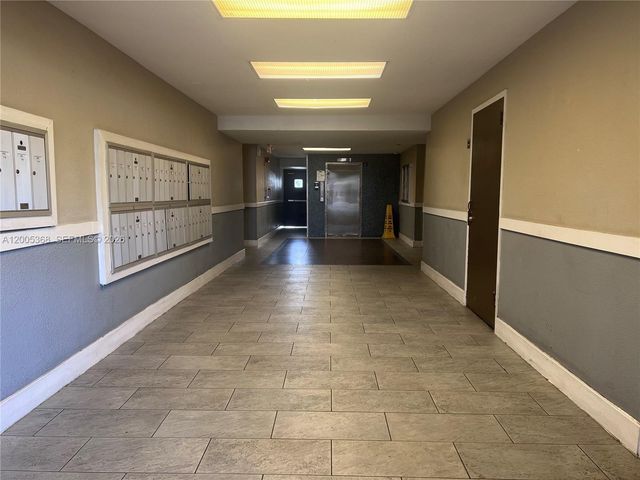 496 NW 165th St Rd D-414, Miami, FL 33169