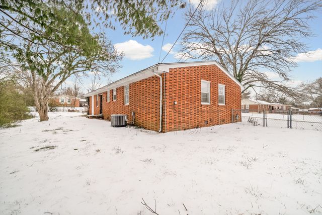 10 Jana Dr, Clarksville, TN 37042