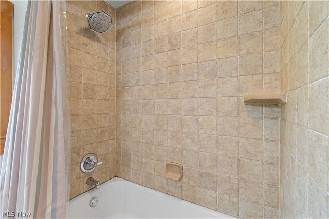 168 22nd Street NW, Barberton, OH 44203