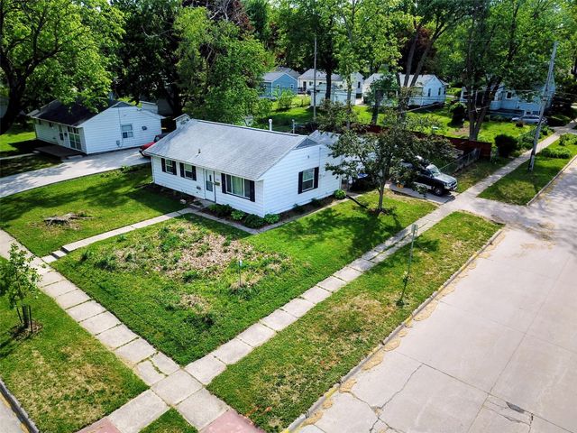 1303 Ash Street, Iowa City, IA 52240