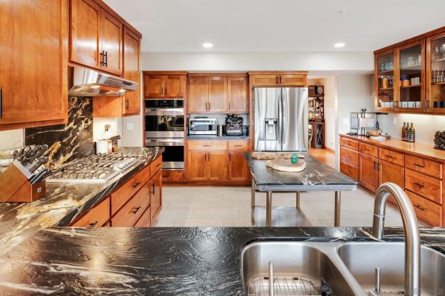 17287 Oak Hollow Road, Ramona, CA 92065