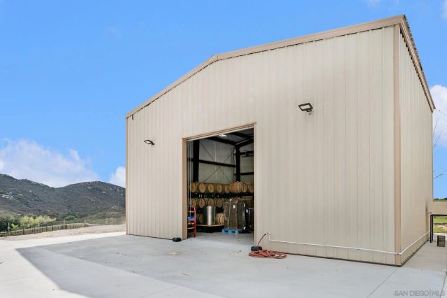 17287 Oak Hollow Road, Ramona, CA 92065