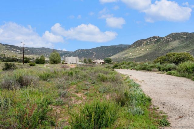 17287 Oak Hollow Road, Ramona, CA 92065