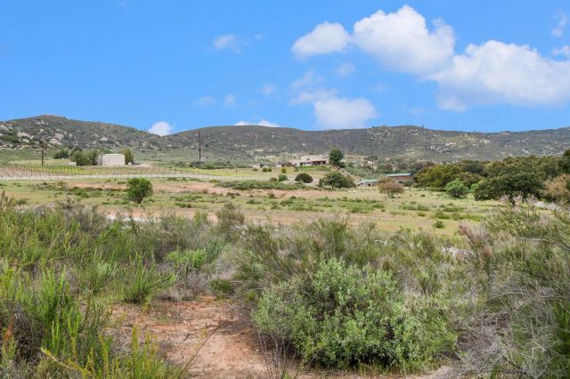 17287 Oak Hollow Road, Ramona, CA 92065