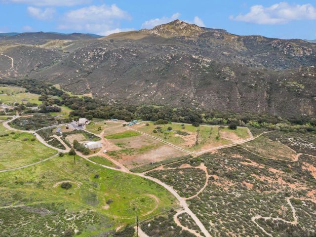 17287 Oak Hollow Road, Ramona, CA 92065