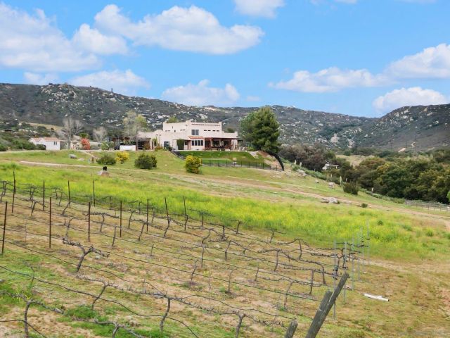 17287 Oak Hollow Road, Ramona, CA 92065