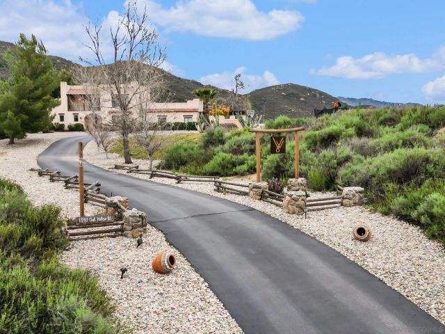 17287 Oak Hollow Road, Ramona, CA 92065