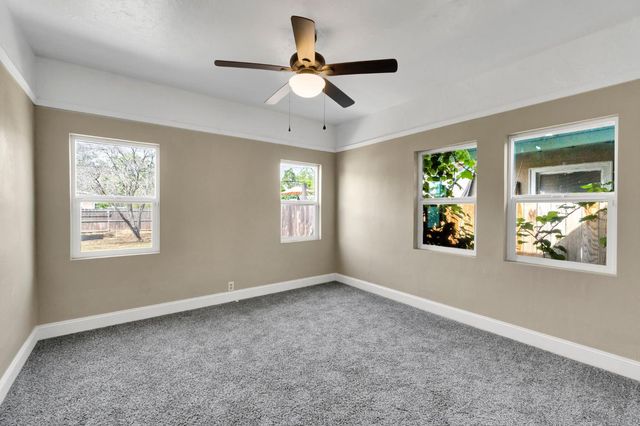 963 N Arthur Avenue, Fresno, CA 93728