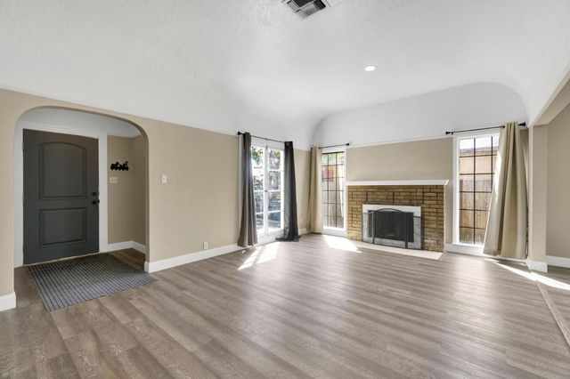 963 N Arthur Avenue, Fresno, CA 93728