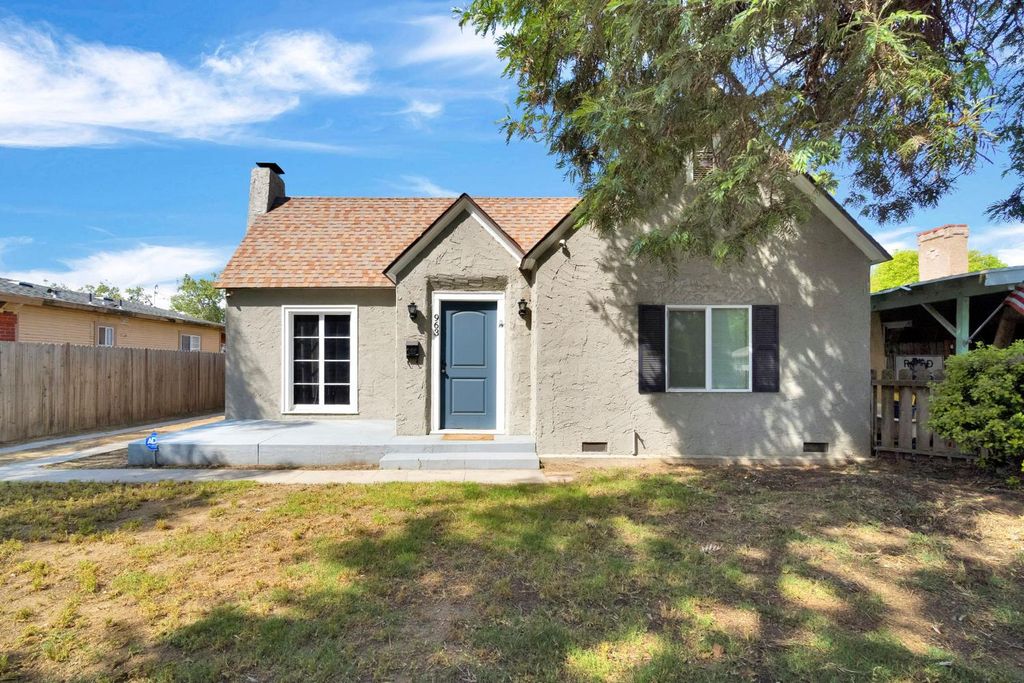 963 N Arthur Avenue, Fresno, CA 93728