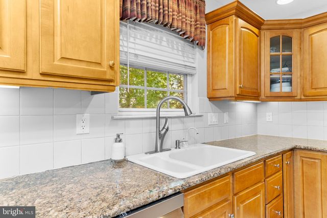 40 PALMER DR, Moorestown, NJ 08057