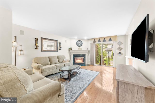 40 PALMER DR, Moorestown, NJ 08057