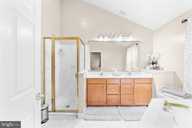 40 PALMER DR, Moorestown, NJ 08057