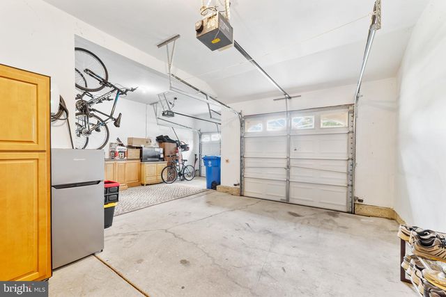 40 PALMER DR, Moorestown, NJ 08057