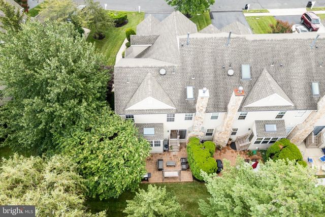 40 PALMER DR, Moorestown, NJ 08057