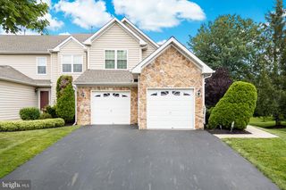 40 PALMER DR, Moorestown, NJ 08057