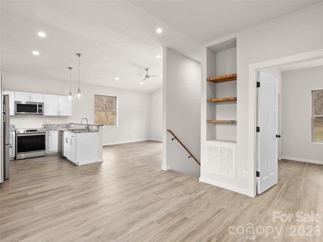 186 Travelers Point, Waynesville, NC 28785