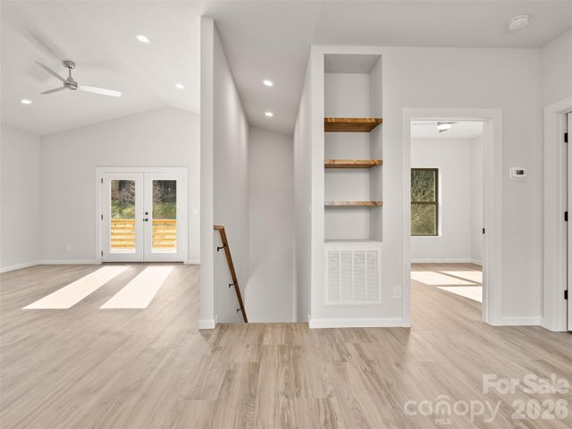 186 Travelers Point, Waynesville, NC 28785