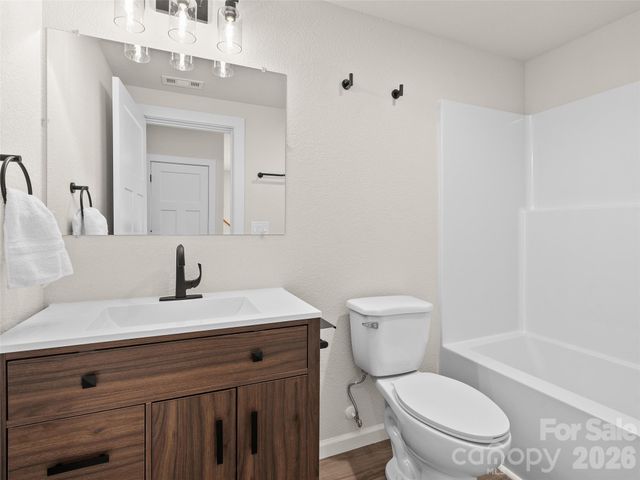 186 Travelers Point, Waynesville, NC 28785