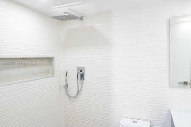 220 SW 9th Ave 306, Hallandale Beach, FL 33009