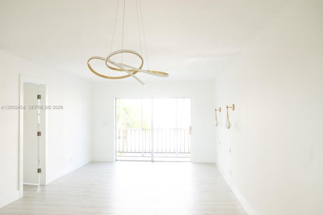 220 SW 9th Ave 306, Hallandale Beach, FL 33009