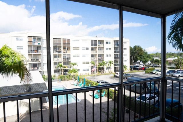 220 SW 9th Ave 306, Hallandale Beach, FL 33009