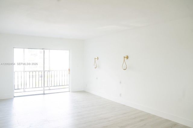 220 SW 9th Ave 306, Hallandale Beach, FL 33009