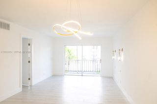 220 SW 9th Ave 306, Hallandale Beach, FL 33009