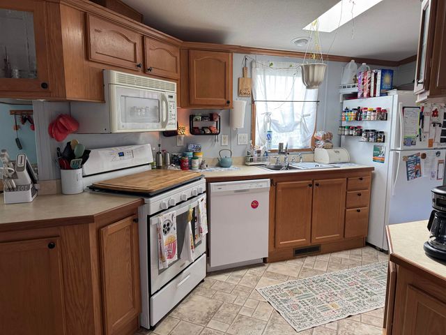 107 Sherwood Glen, Somersworth, NH 03878