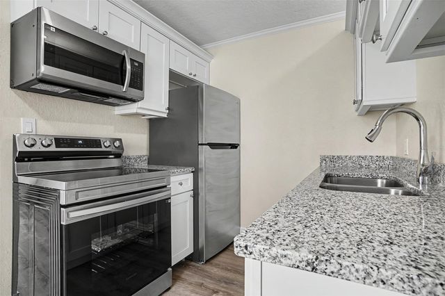 2425 19TH STREET S, St Petersburg, FL 33712