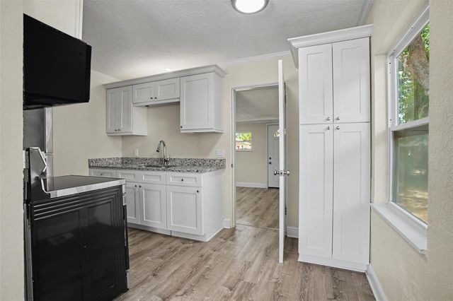 2425 19TH STREET S, St Petersburg, FL 33712