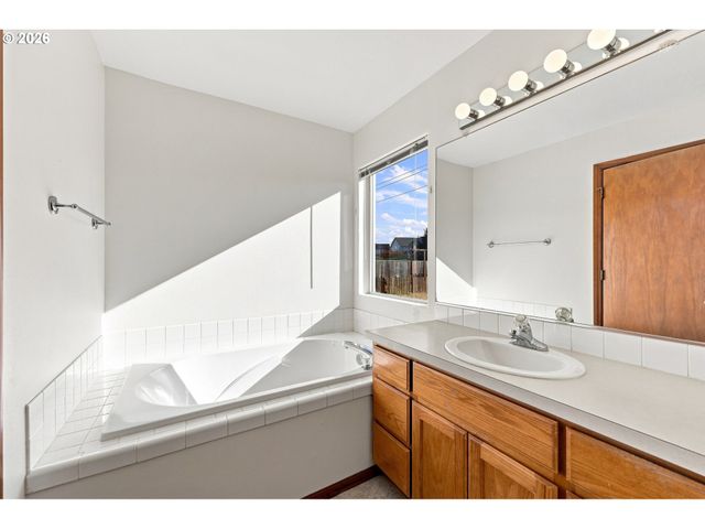 3624 Ne 217TH Ave, Fairview, OR 97024