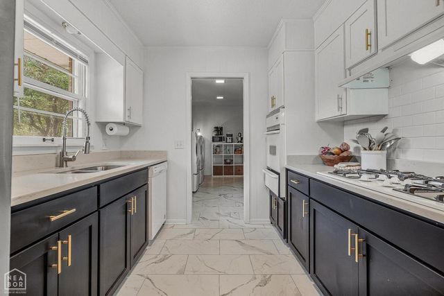 1509 Crestview Dr, Paragould, AR 72450